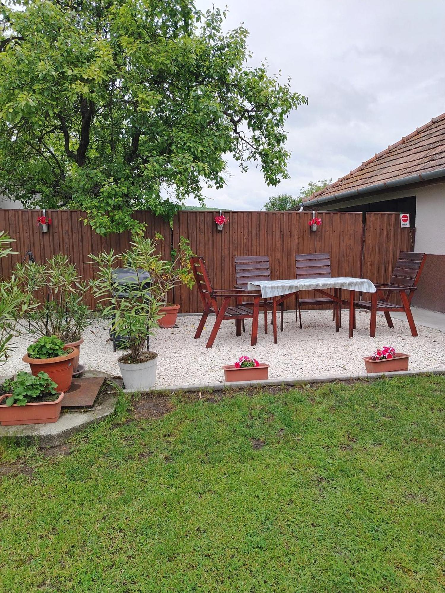 Kaptárkő Apartmanház Demjén Esterno foto